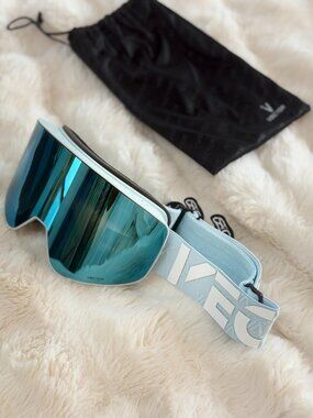 Vector W's Ski Goggles NWT